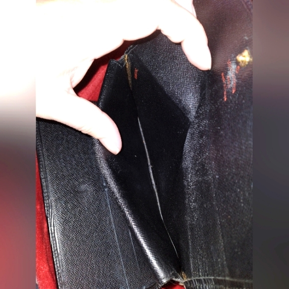 Authentic Louis Vuitton Black Epi Leather Porte Tresor International Wallet - Picture 7 of 16